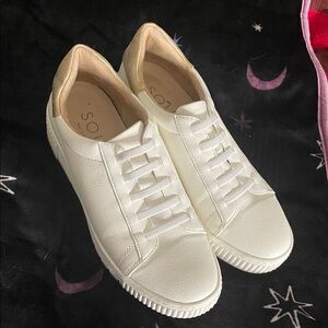 Soul Naturalizer White Casual Sneakers